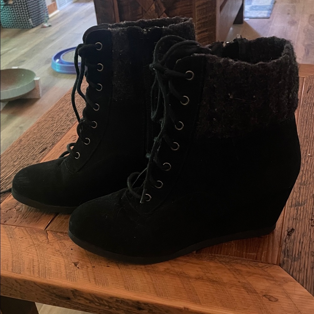 Authentic American Heritage Black Lace Up Boots